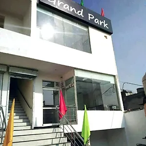 Hotel Grand Park, **