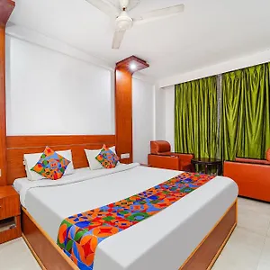 Hotel Fabhotel The South Gate ****